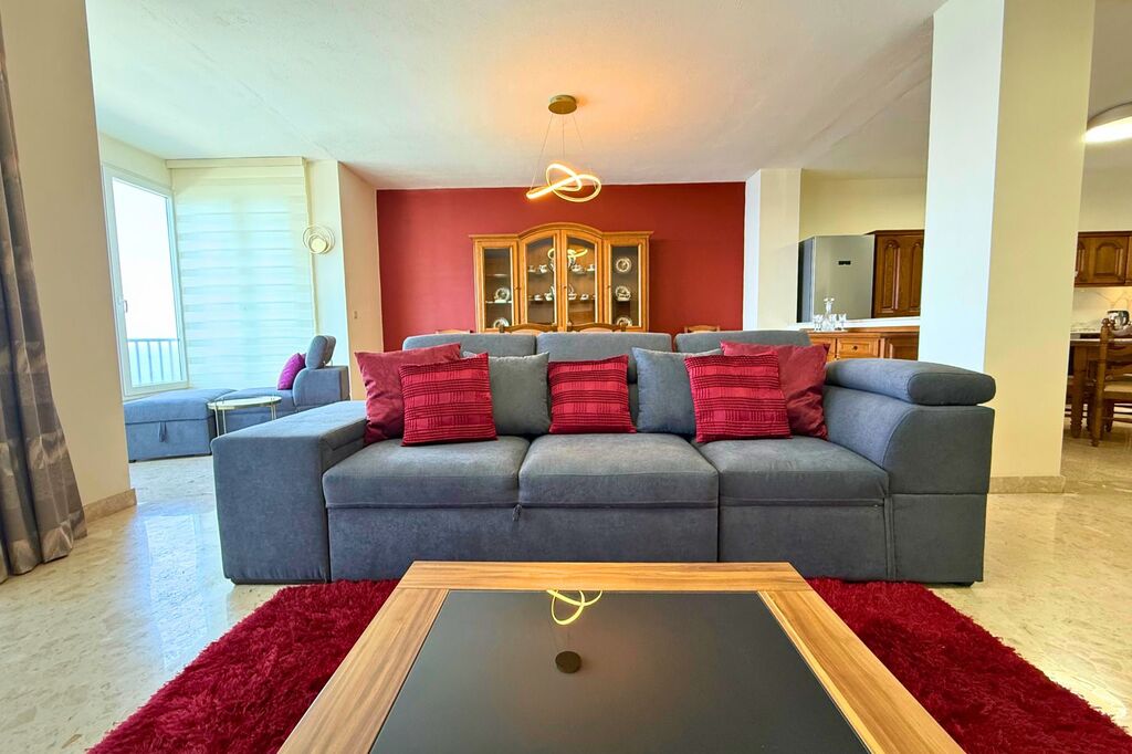 Luxury-seafront-apartment-for-rent-Christies-Malta